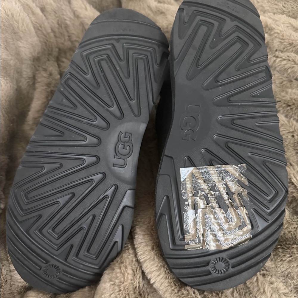 Ugg Ultra Mini - image 3